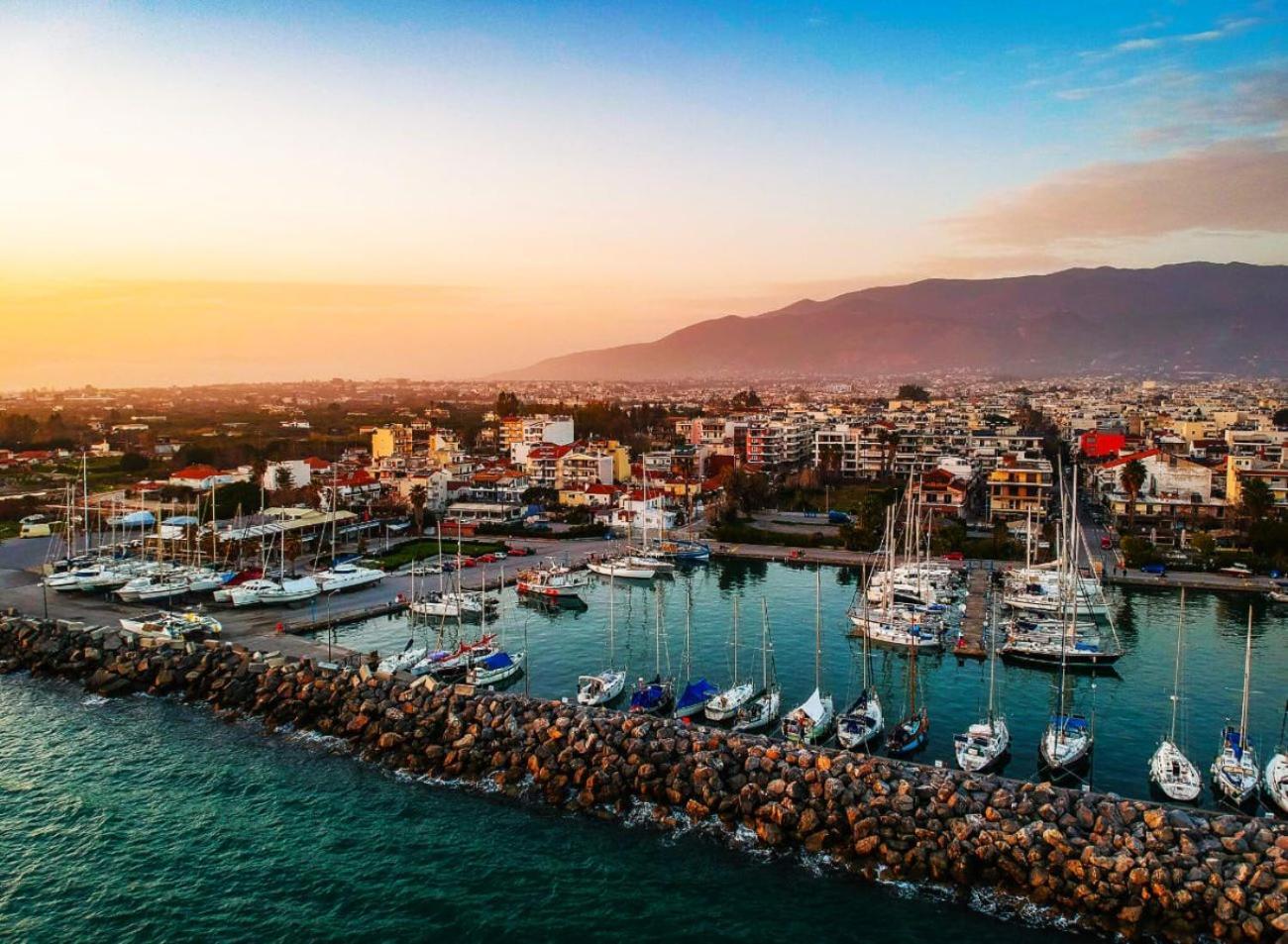 Kalamata'S Sunny Retreat Near The Historic Center Eksteriør billede