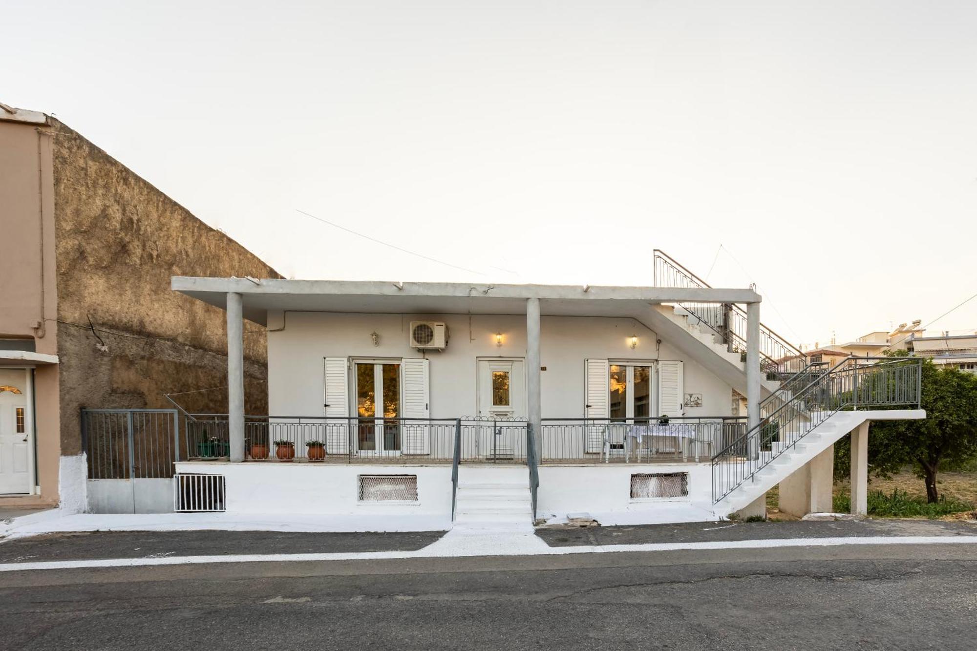 Kalamata'S Sunny Retreat Near The Historic Center Eksteriør billede